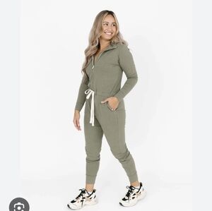 Smash + Tess Shay Romper in Mistletoe Green Large